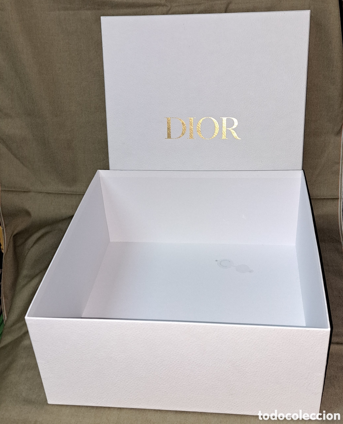 Segunda mano: CAJA DIOR BLANCA 41X38,5X17 CM - Foto 2
