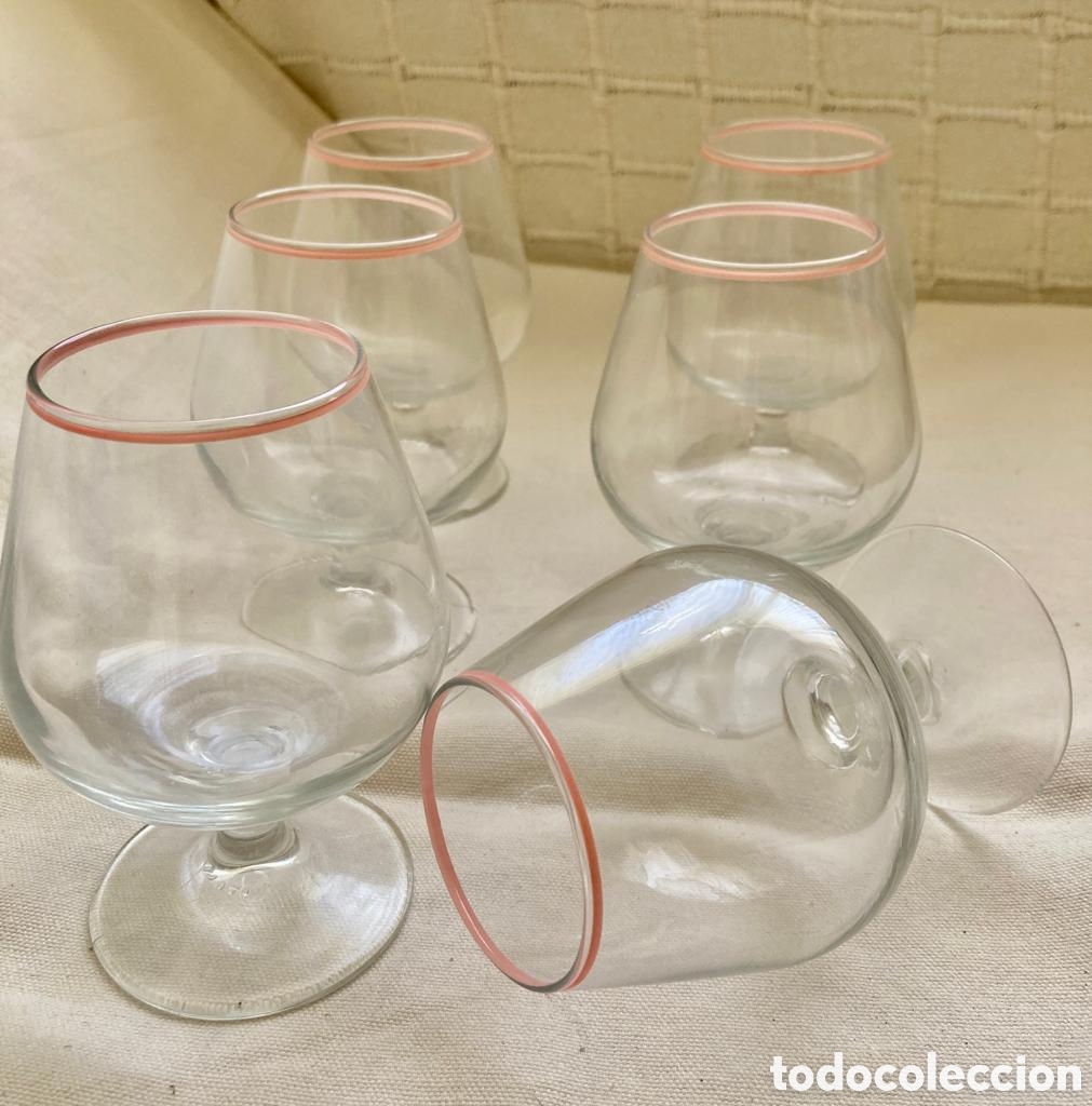 Segunda mano: 6 copas de cristal, con filo rosa - Foto 3