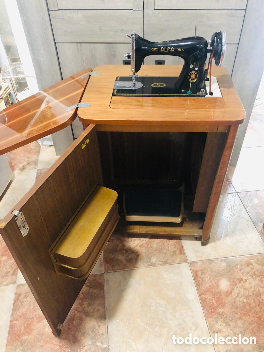 Segunda mano: M&aacute;quina de coser con mueble - Alfa - Foto 5