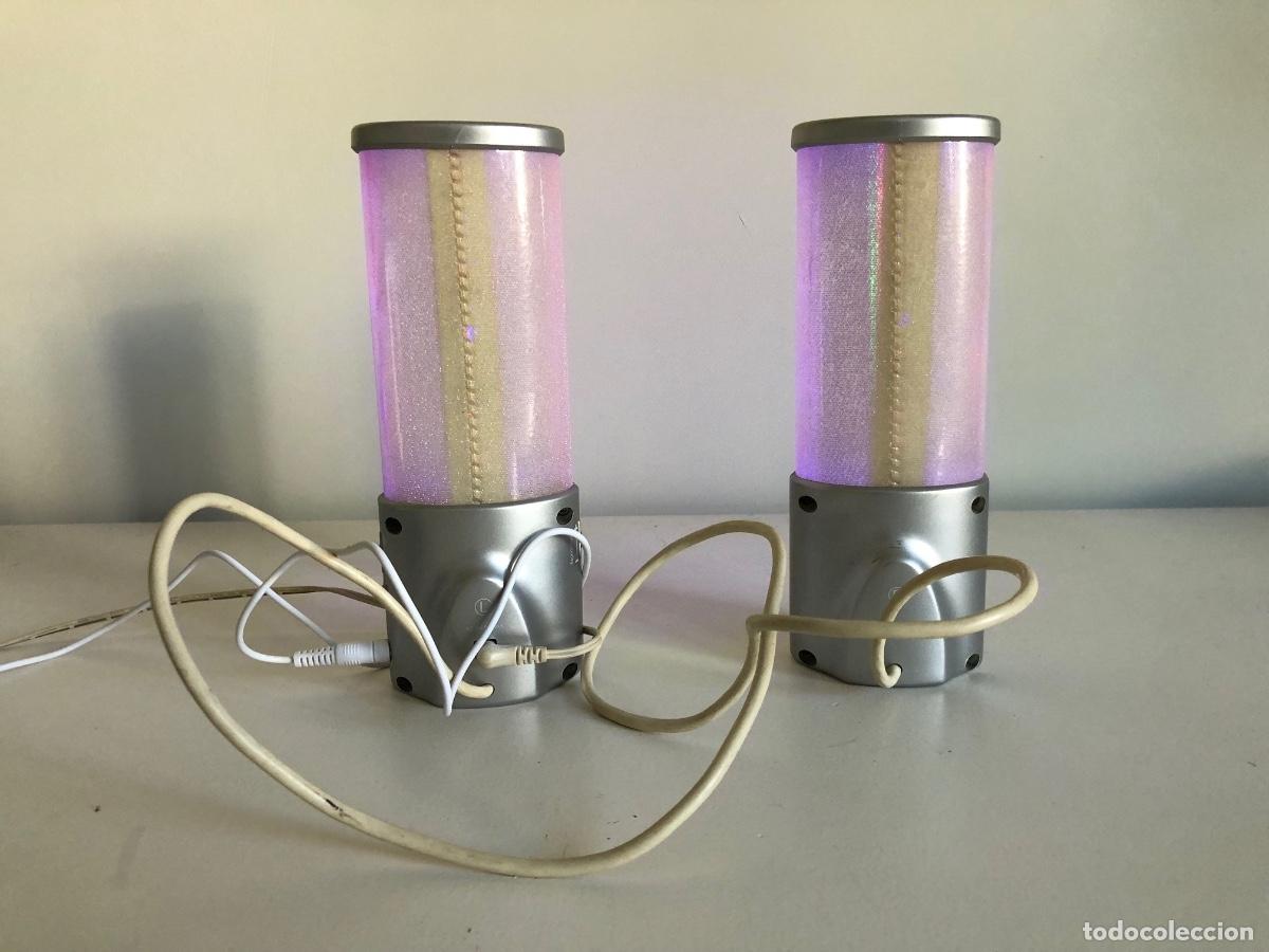 Segunda mano: Altavoces modelo LP25-1002 con luces de colores - Foto 3