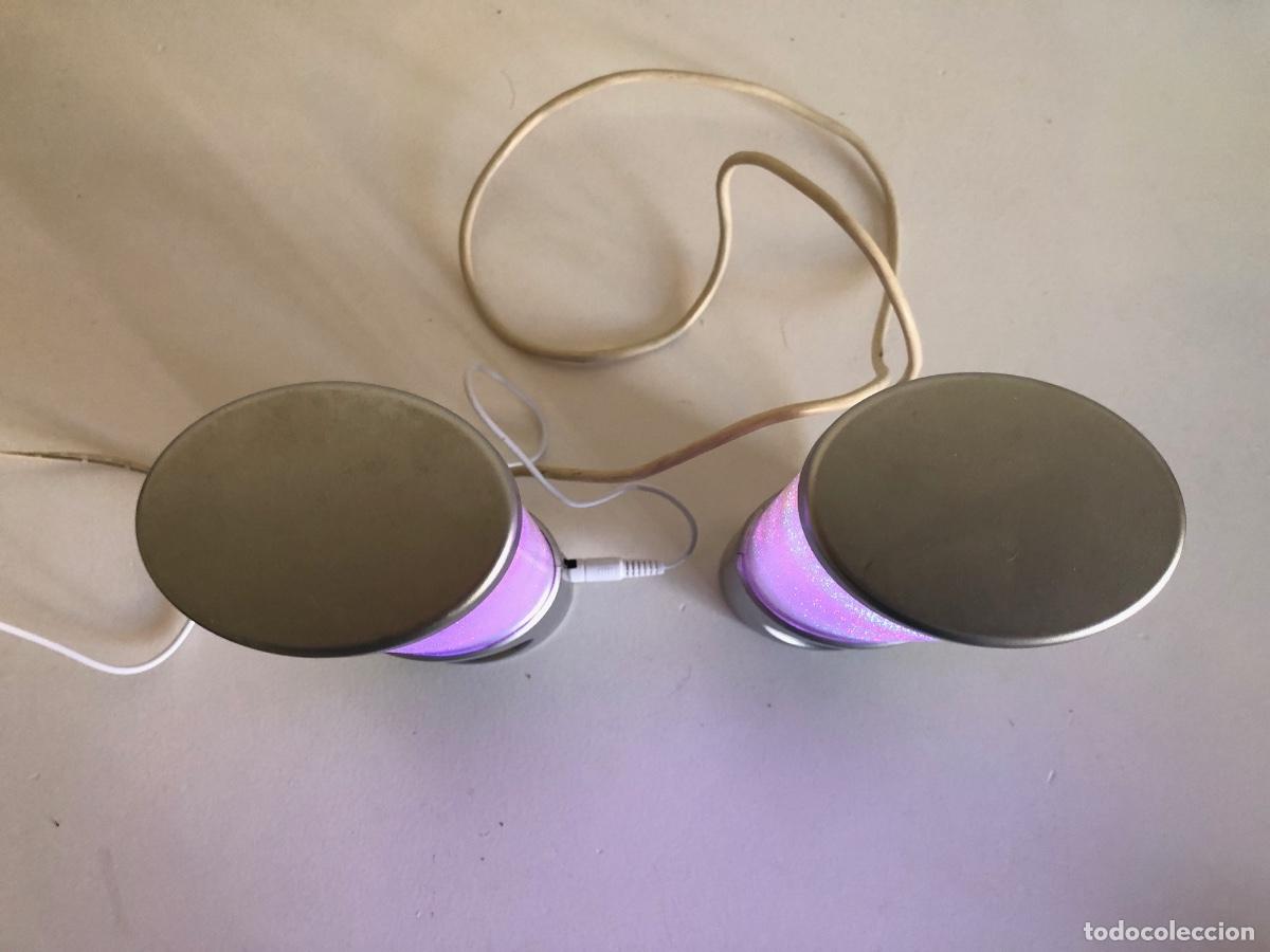 Segunda mano: Altavoces modelo LP25-1002 con luces de colores - Foto 4