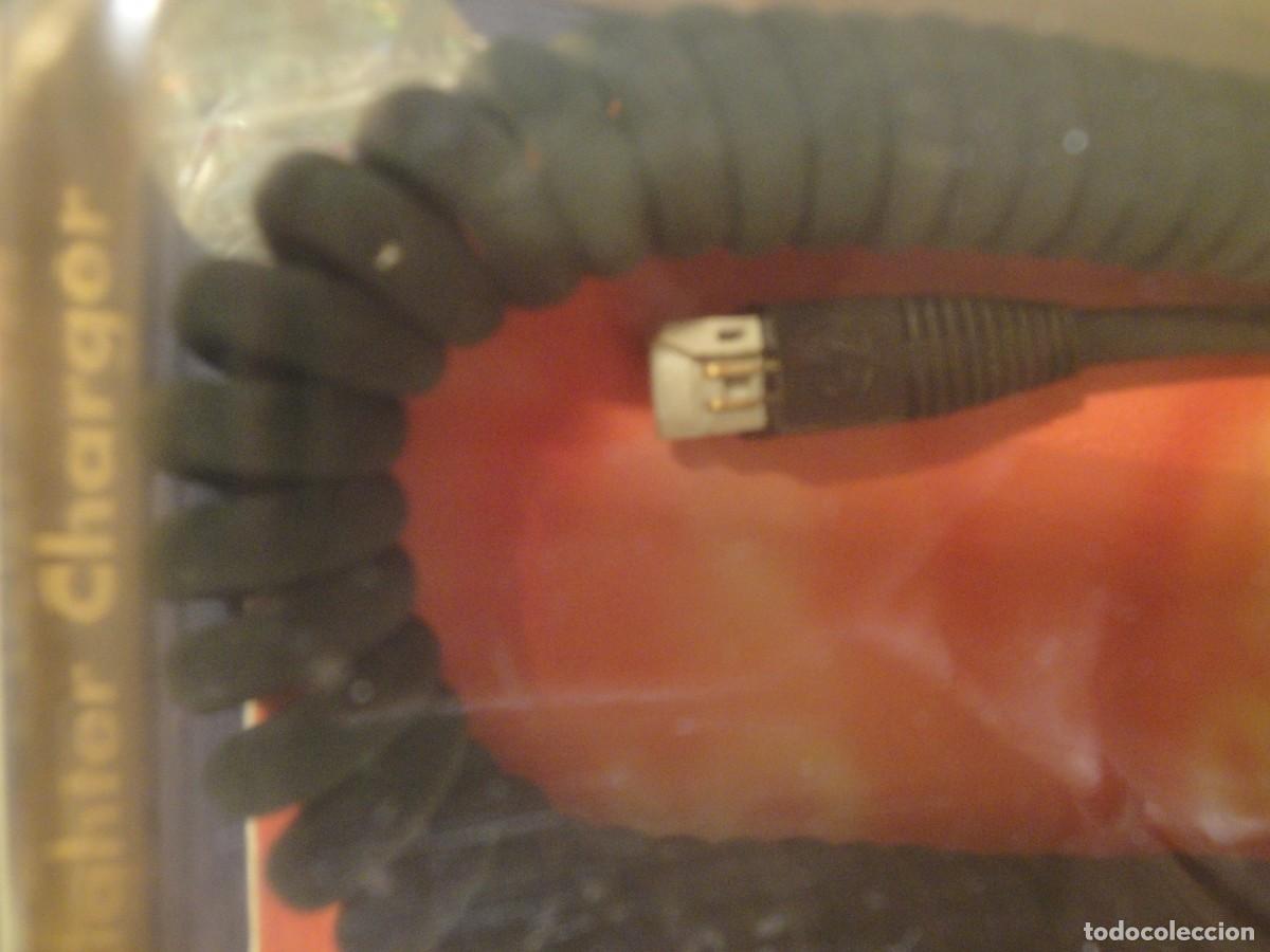Segunda mano: Cargador para encendedor de veh&iacute;culo. marca ALCATEL - Foto 2