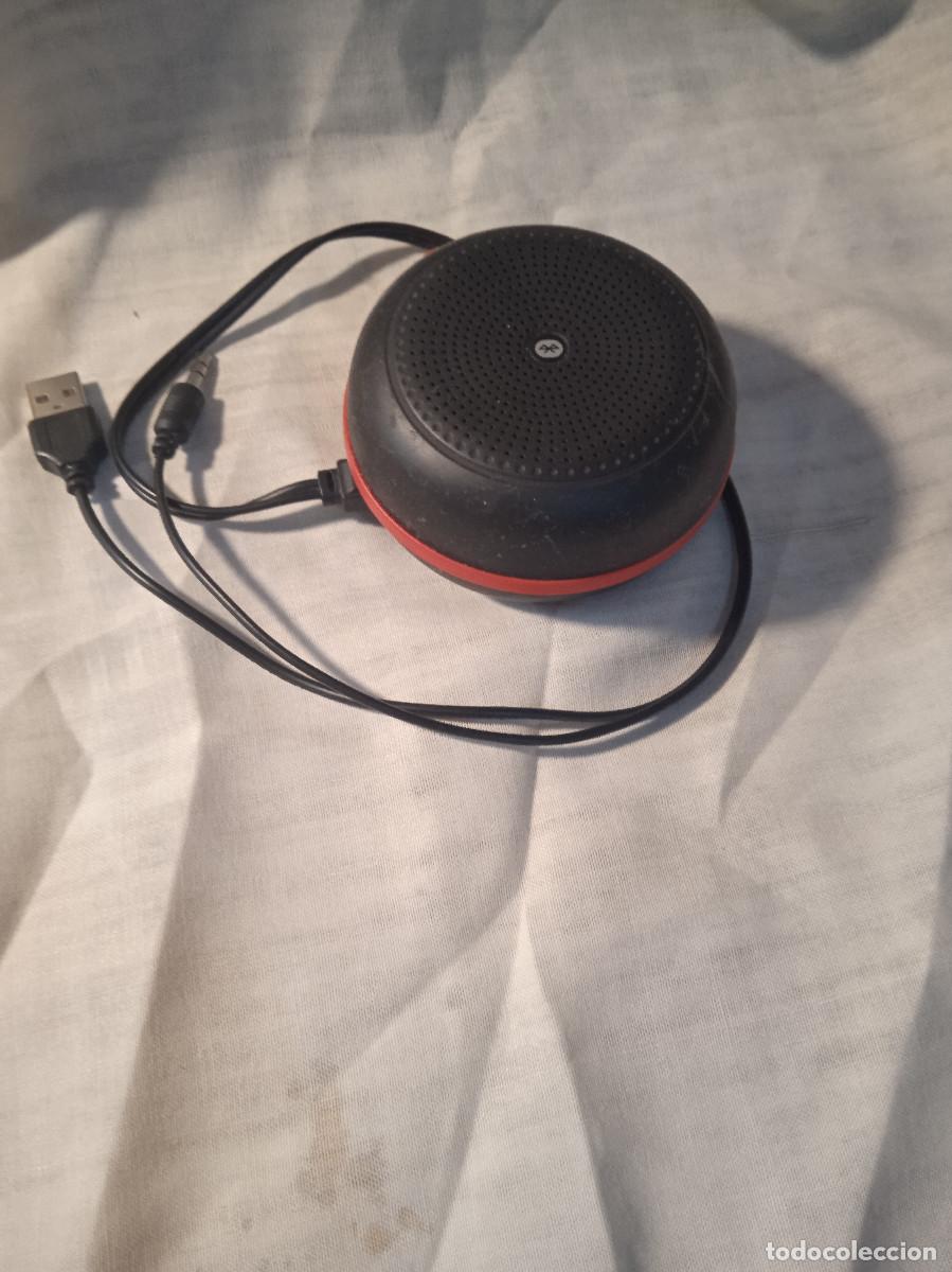Segunda mano: ALTAVOZ CONEXION BLUETOH CON CABLE CARGA REF- 272 BRE - Foto 1
