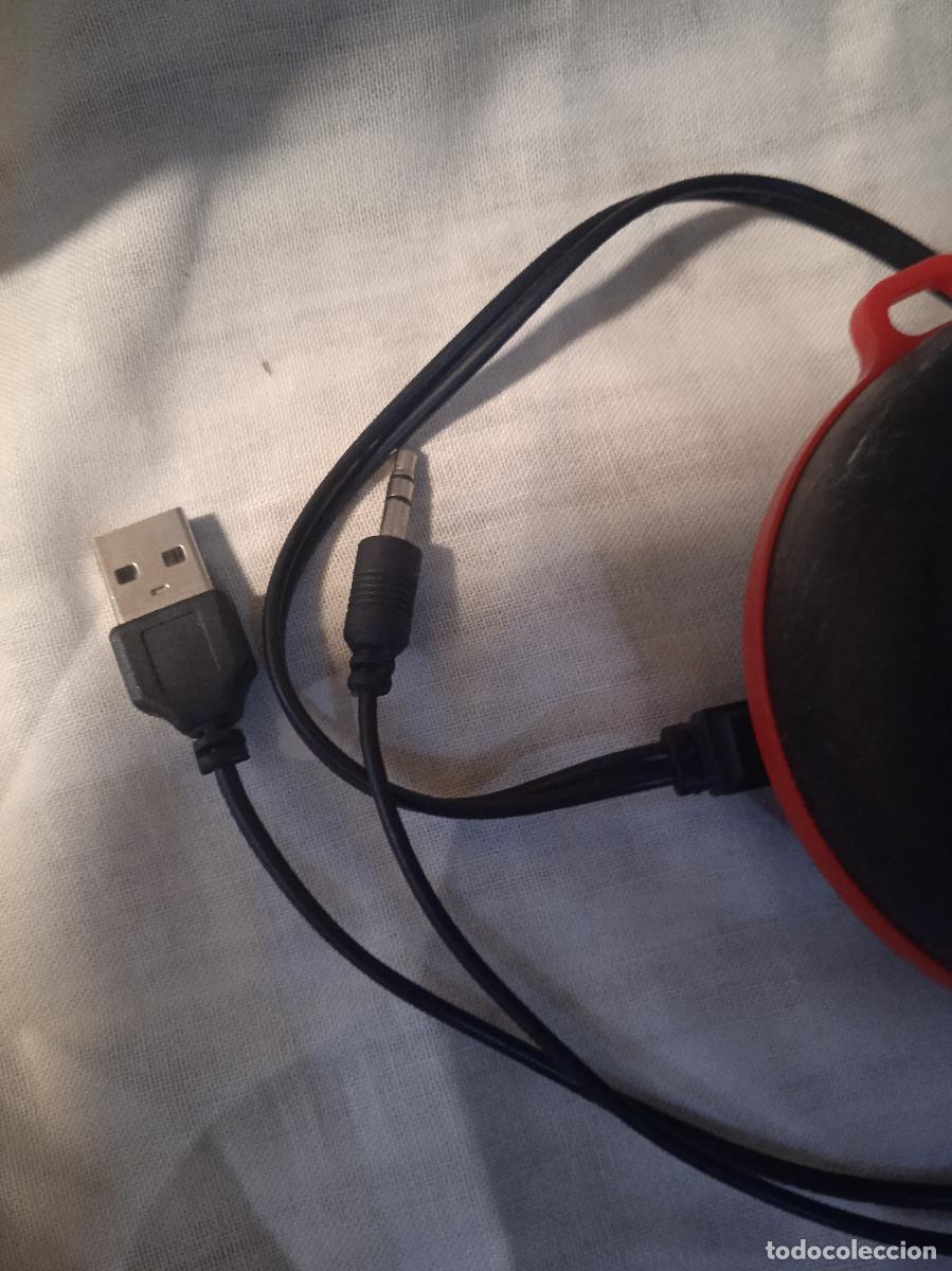 Segunda mano: ALTAVOZ CONEXION BLUETOH CON CABLE CARGA REF- 272 BRE - Foto 2