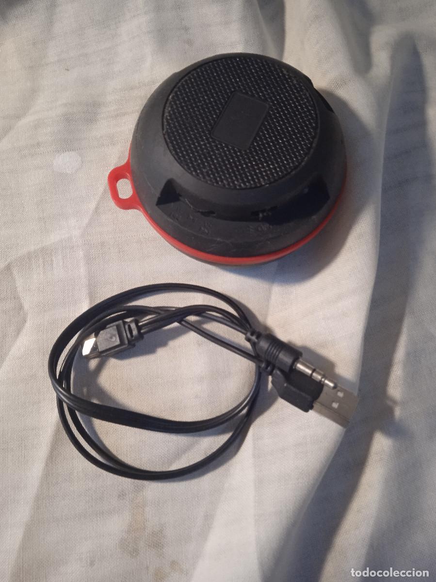 Segunda mano: ALTAVOZ CONEXION BLUETOH CON CABLE CARGA REF- 272 BRE - Foto 3