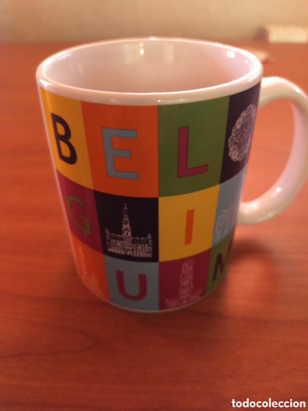 Segunda mano: TAZA B&Eacute;LGICA - Foto 1