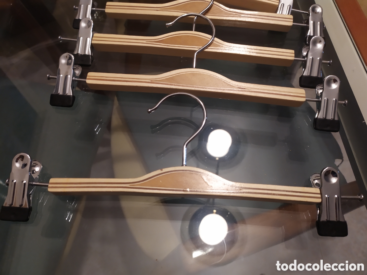 Segunda mano: Lote 6 perchas en madera y metal 30cm ancho - Foto 5