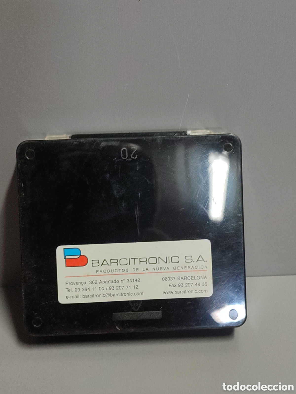 Segunda mano: Peque&ntilde;a Cajita de componentes electr&oacute;nicos de la marca CHERRY, suministro de Barcitronic S.A. - Foto 3