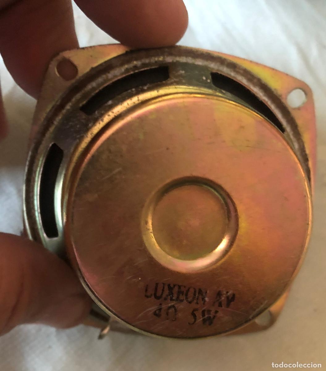 Segunda mano: Material electr&oacute;nico antiguo. Altavoz 5 W - 4 ohms. 8 x 8 cm. Funciona correctamente. - Foto 1