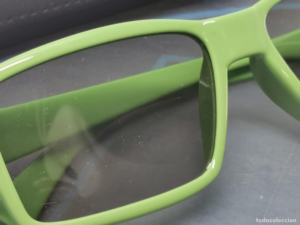Segunda mano: Lote dos gafas 3&middot;D para LG , con su funda - Foto 7