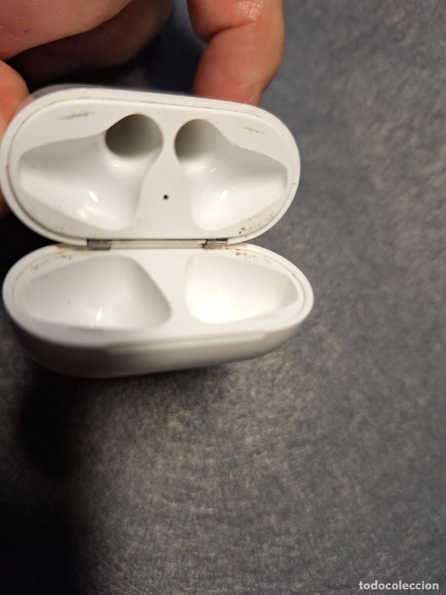 Segunda mano: AIRPODS APPLE, SEGUNDA GENERACI&Oacute;N, 2019. - Foto 2
