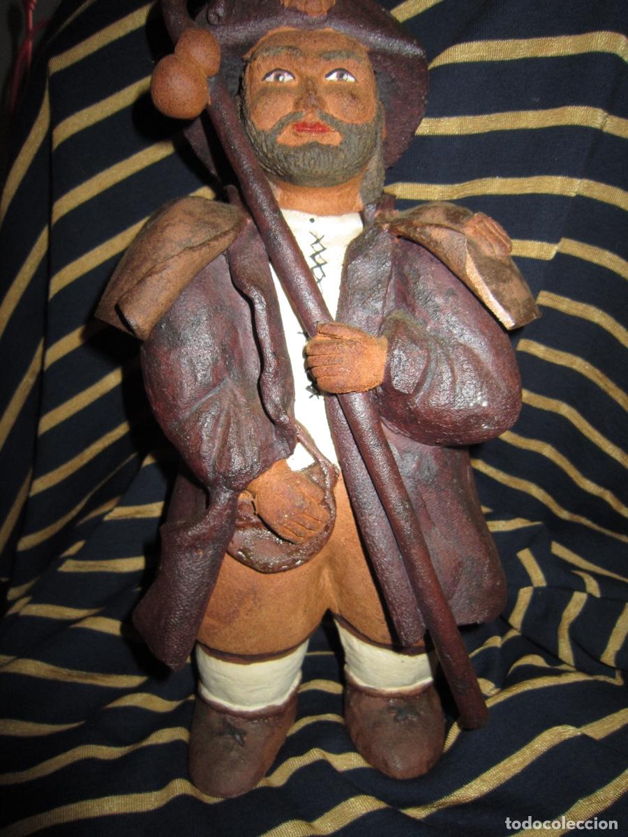 Segunda mano: PEREGRINO DE BARRO 30 CMS - Foto 1