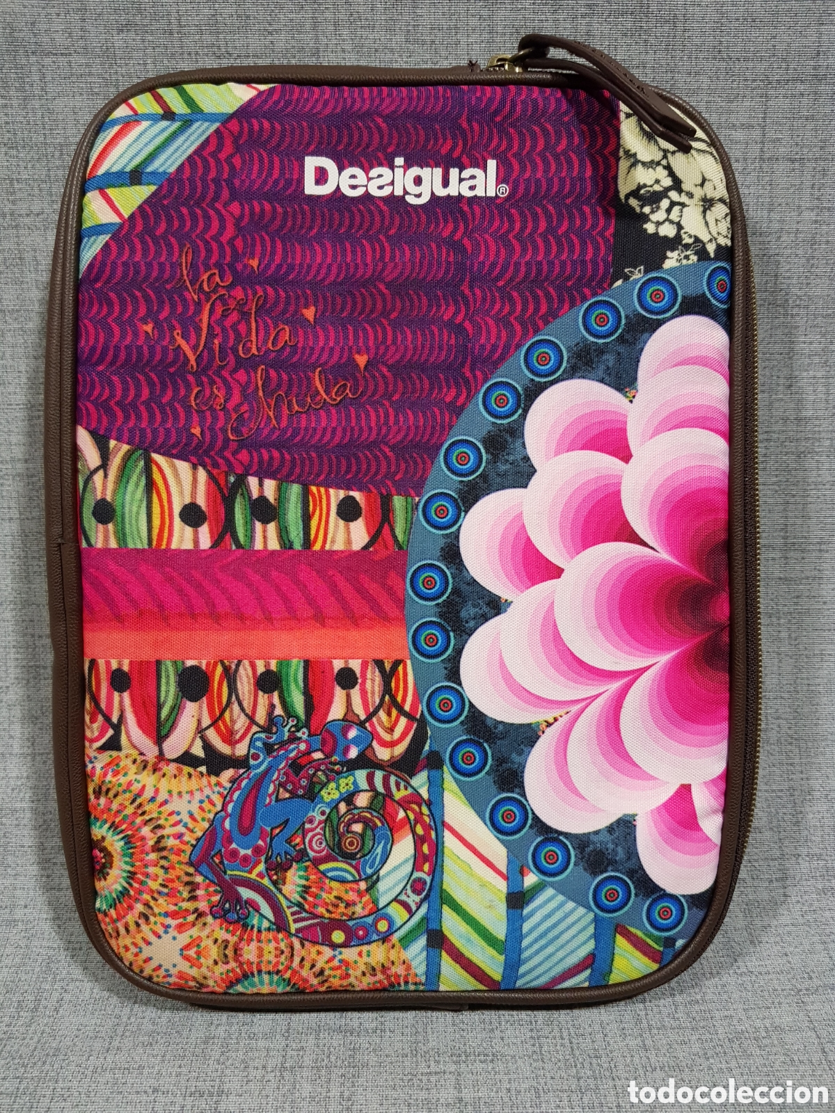 Segunda mano: FUNDA PARA TABLET. MARCA DESIGUAL. MULTICOLOR. ACOLCHADA.TABLETA - Foto 1