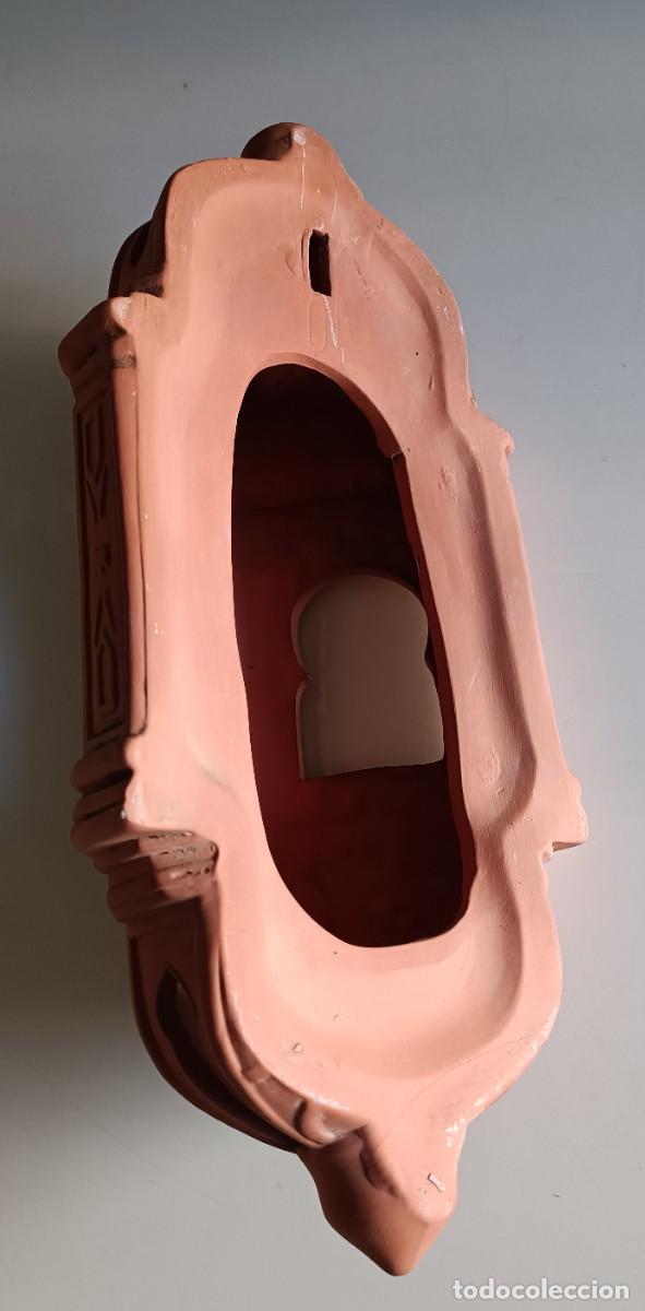Segunda mano: APLIQUE DE CER&Aacute;MICA, TERRACOTA. DE 41 cm. - Foto 2