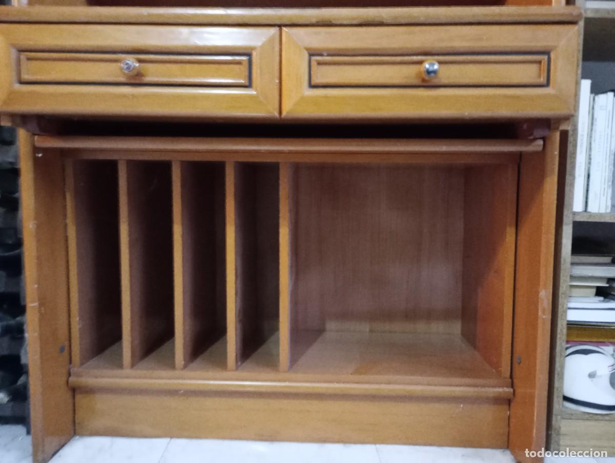 Segunda mano: MUEBLE JUVENIL DE MADERA CON ESCRITORIO EXTENSIBLE. A&Ntilde;OS 80. - Foto 3