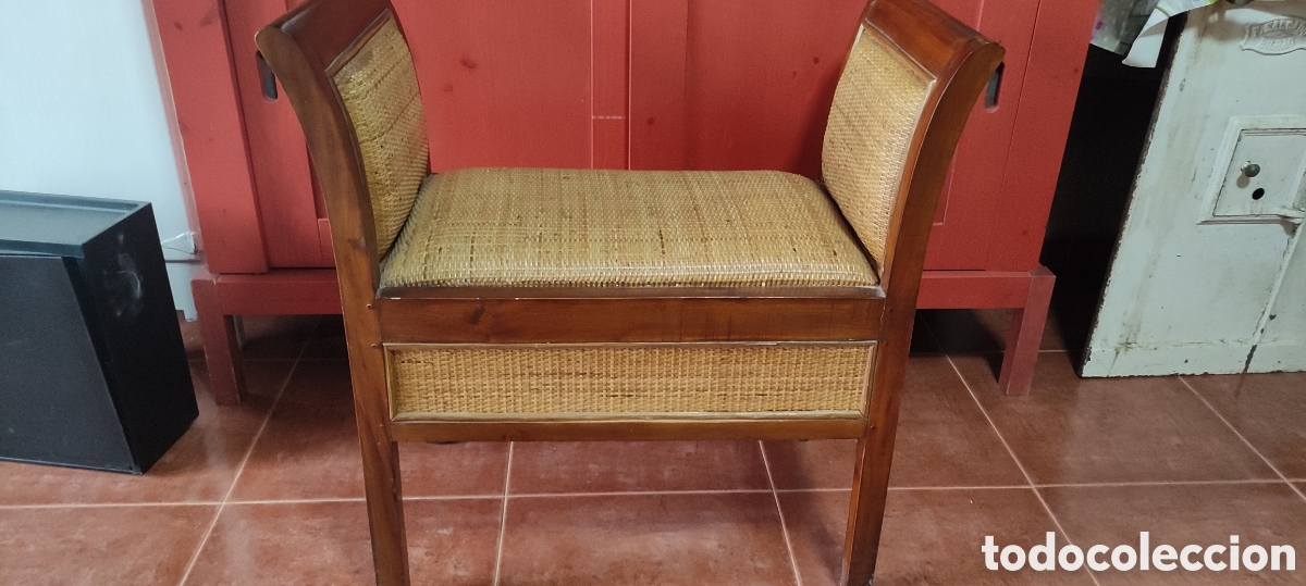 Segunda mano: Banquito madera y mimbre - Foto 1