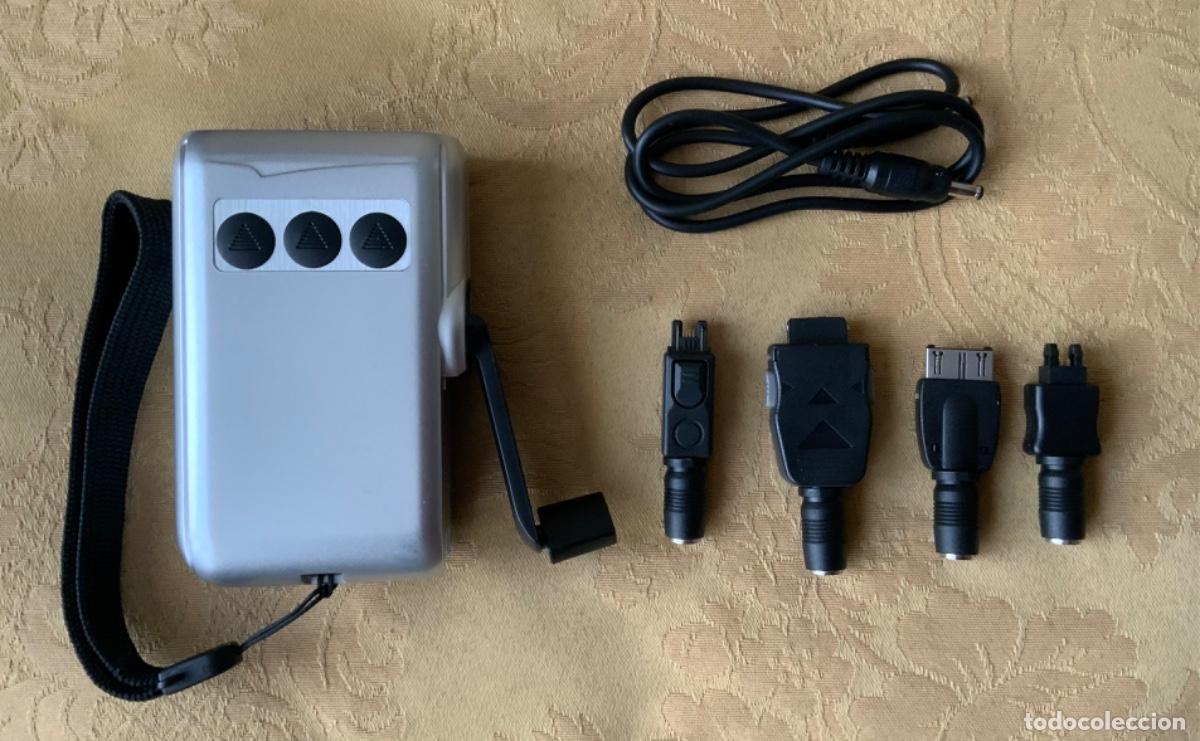 Segunda mano: LINTERNA CARGADOR MULTIFUNCION, DE TEL&Eacute;FONO Y DE LINTERNA - Foto 1