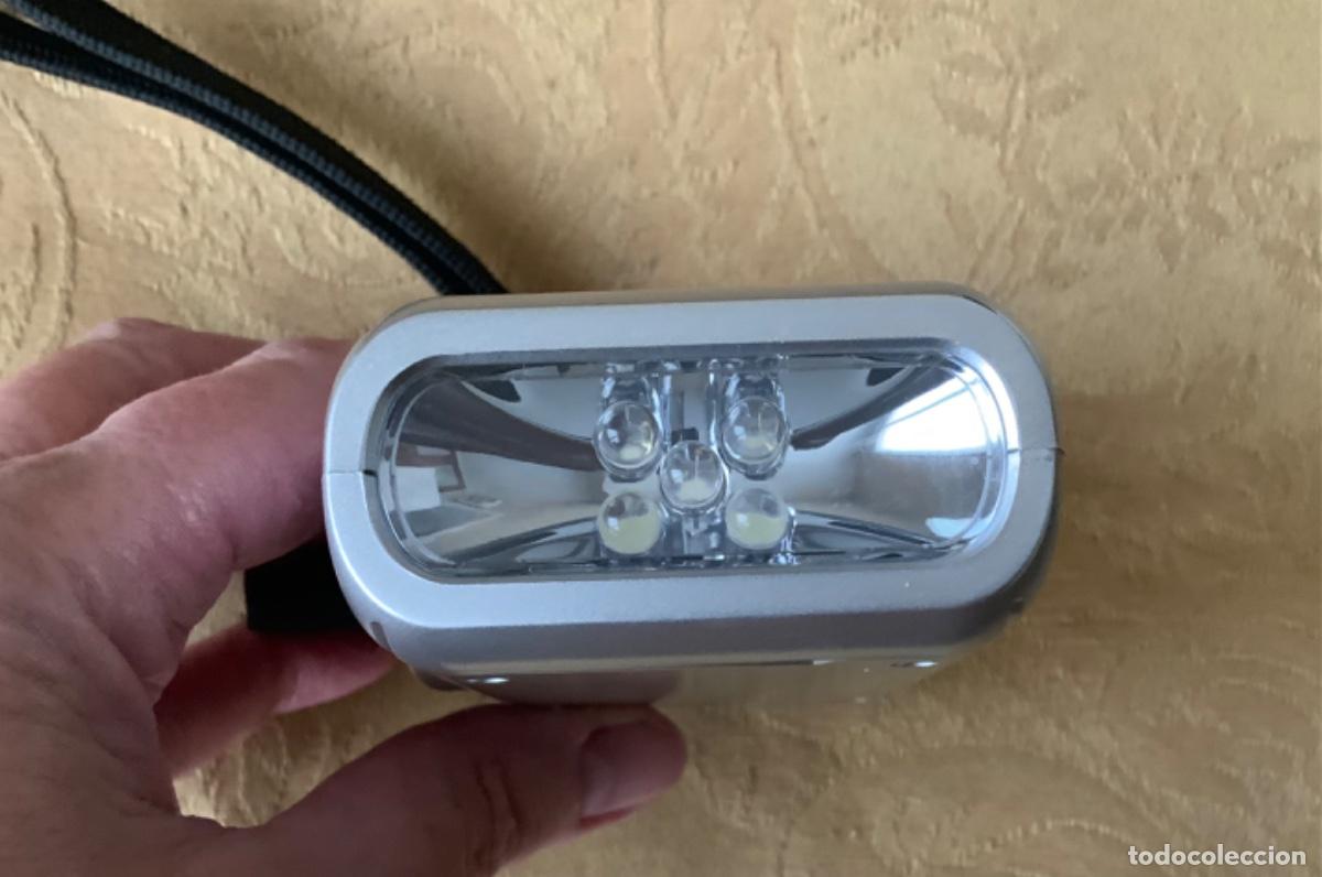 Segunda mano: LINTERNA CARGADOR MULTIFUNCION, DE TEL&Eacute;FONO Y DE LINTERNA - Foto 2