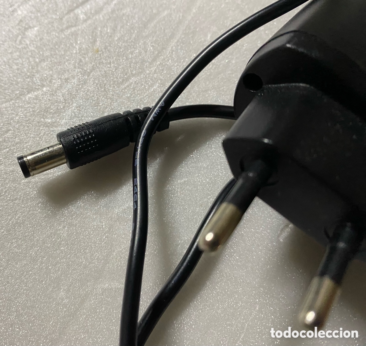 Segunda mano: CARGADOR PARA TEL&Eacute;FONO M&Oacute;VIL - Foto 4