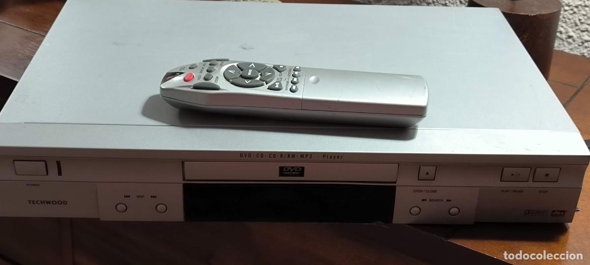 Segunda mano: REPRODUCTOR DE DVD TECHWOOD CON MANDO Y FUNCIONANDO - Foto 1