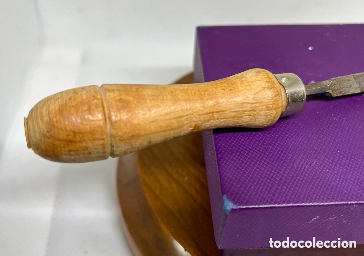 Segunda mano: LIMA TRIANGULAR COMO NUEVA - Foto 2
