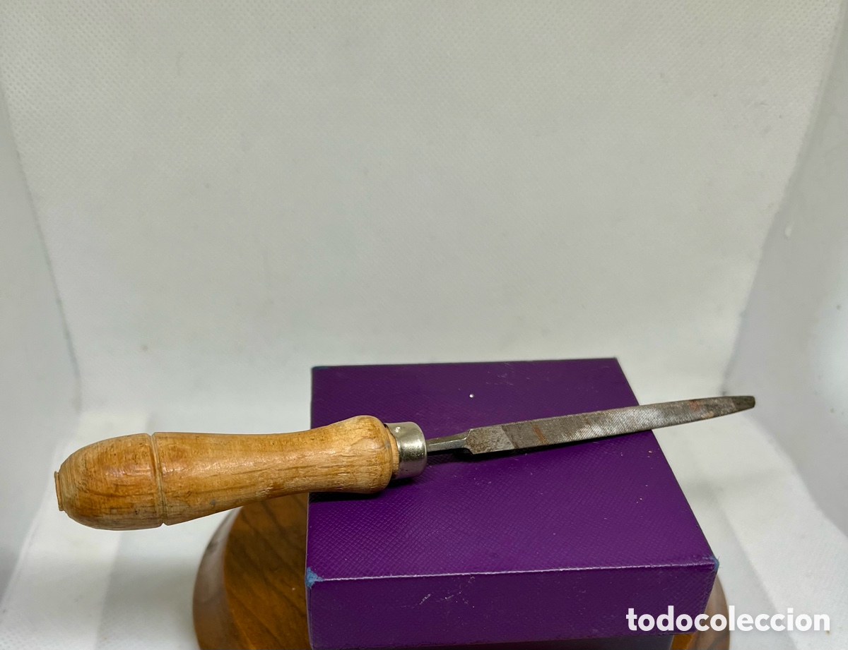 Segunda mano: LIMA TRIANGULAR COMO NUEVA - Foto 1