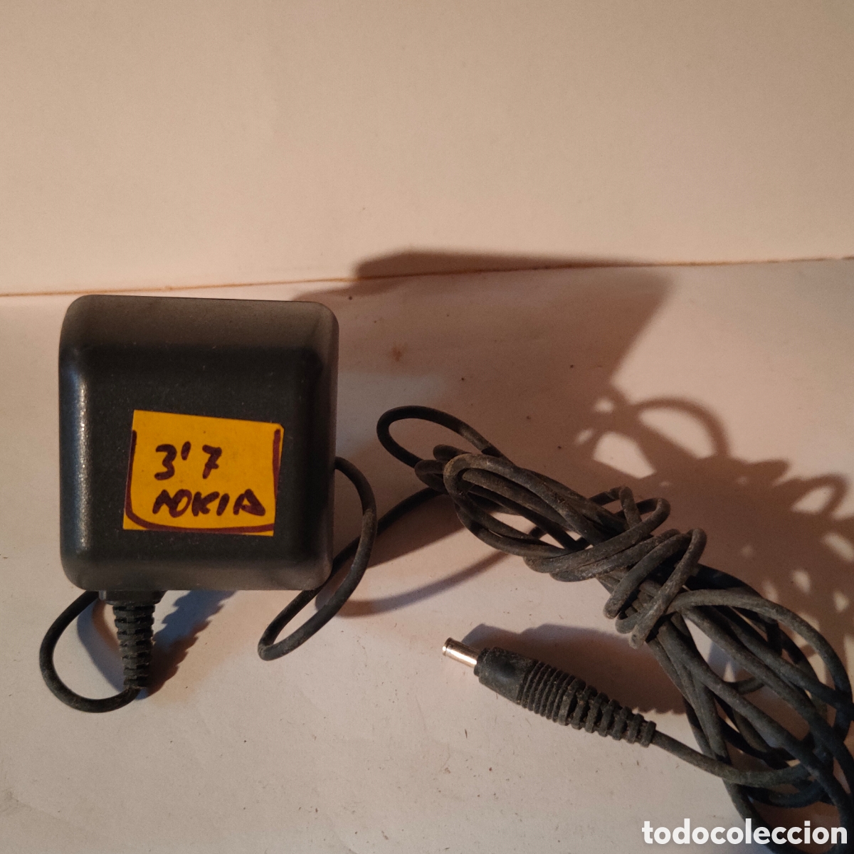 Segunda mano: Cargador Nokia 3,7 voltios - Foto 1