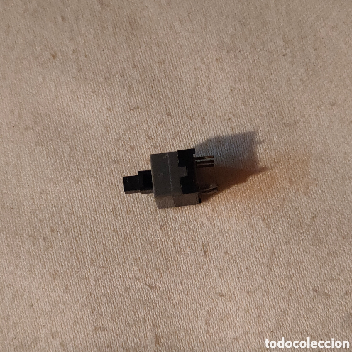 Segunda mano: Interruptor pulsador de 6 patas - Foto 2