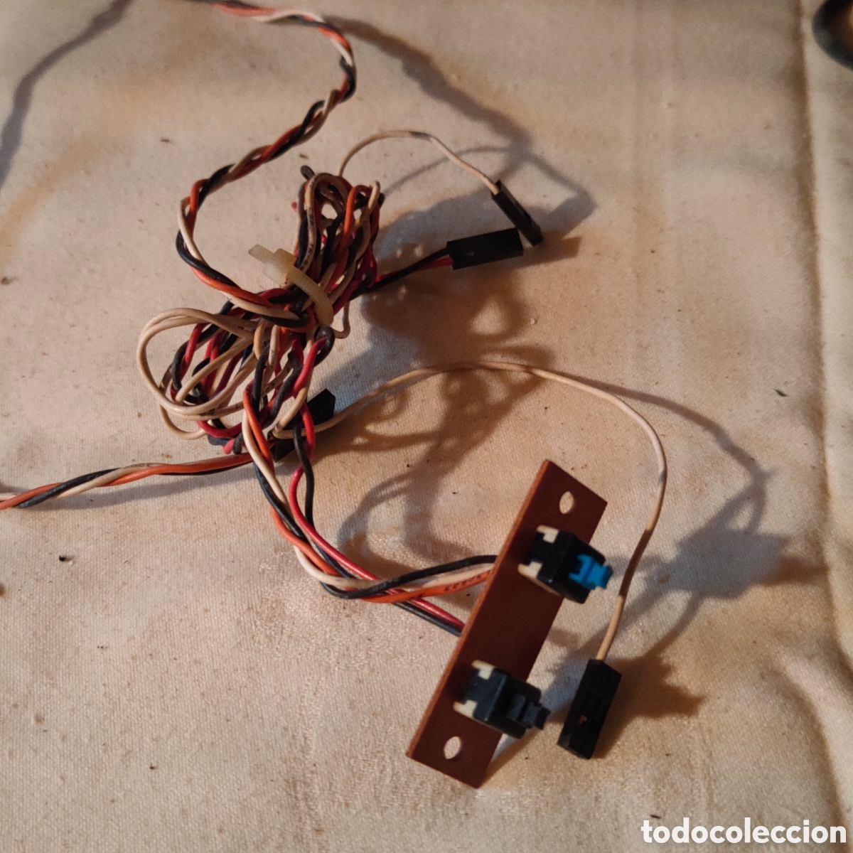 Segunda mano: Interruptores de encendido y resert PC - Foto 1