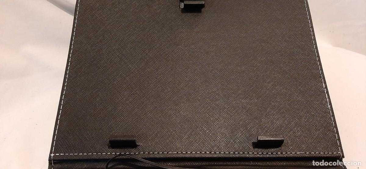 Segunda mano: Funda para Tablet de 7&rdquo; a 10&rdquo; con teclado - Foto 4