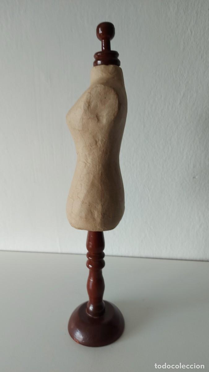 Segunda mano: MANIQUI DE PAPEL MACHE - Foto 2