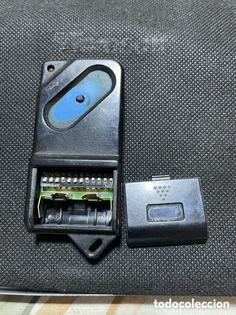 Segunda mano: Mando a distancia con selector por c&oacute;digo - Foto 1