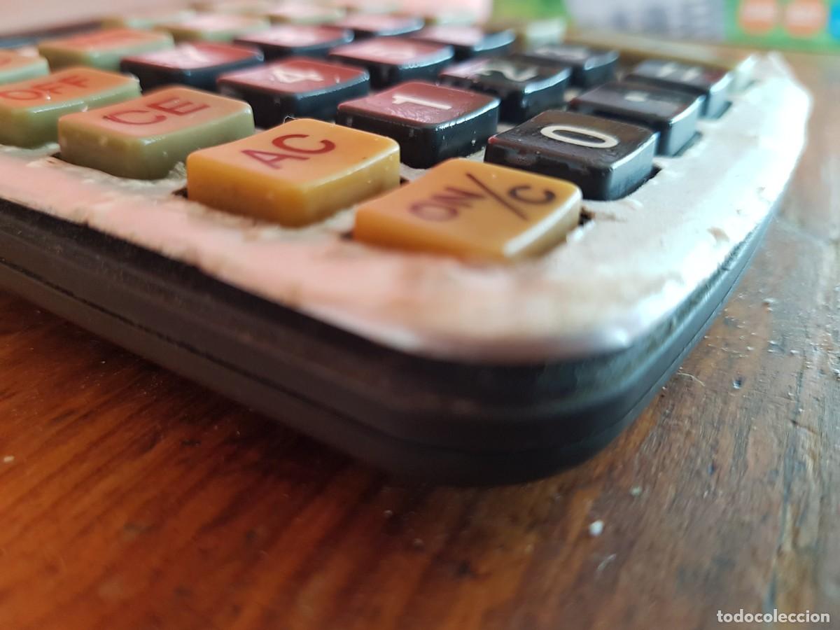 Segunda mano: Calculadora KOOLTECH Peque&ntilde;a 8 Digitos CPC401 Gris - Foto 2