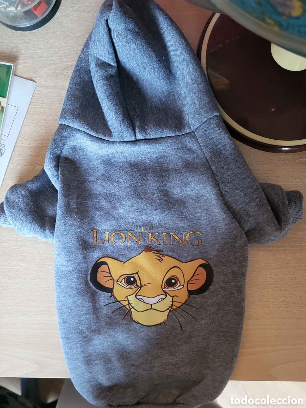 Segunda mano: SUDADERA PARA PERRO PEQUE&Ntilde;O DEL REY LE&Oacute;N. COMO NUEVA - Foto 1
