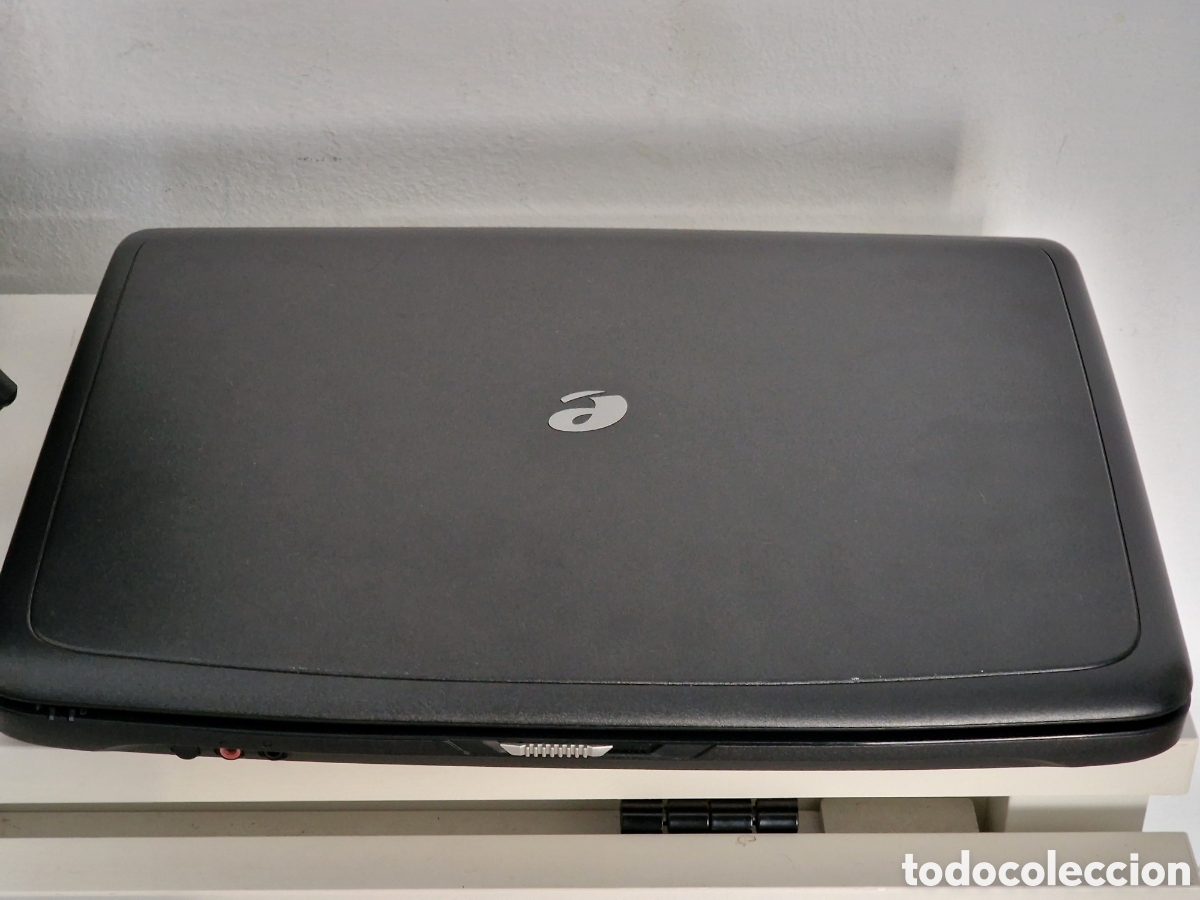 Segunda mano: Port&aacute;til e machines E510 - Foto 2