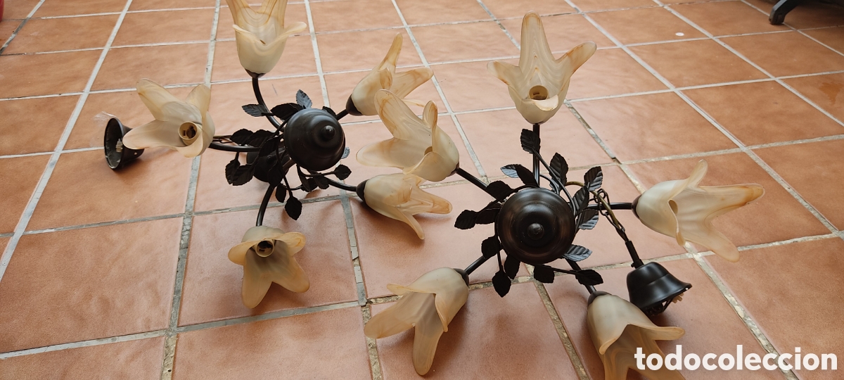 Segunda mano: 2 lamparas de techo hojas y flores - Foto 2