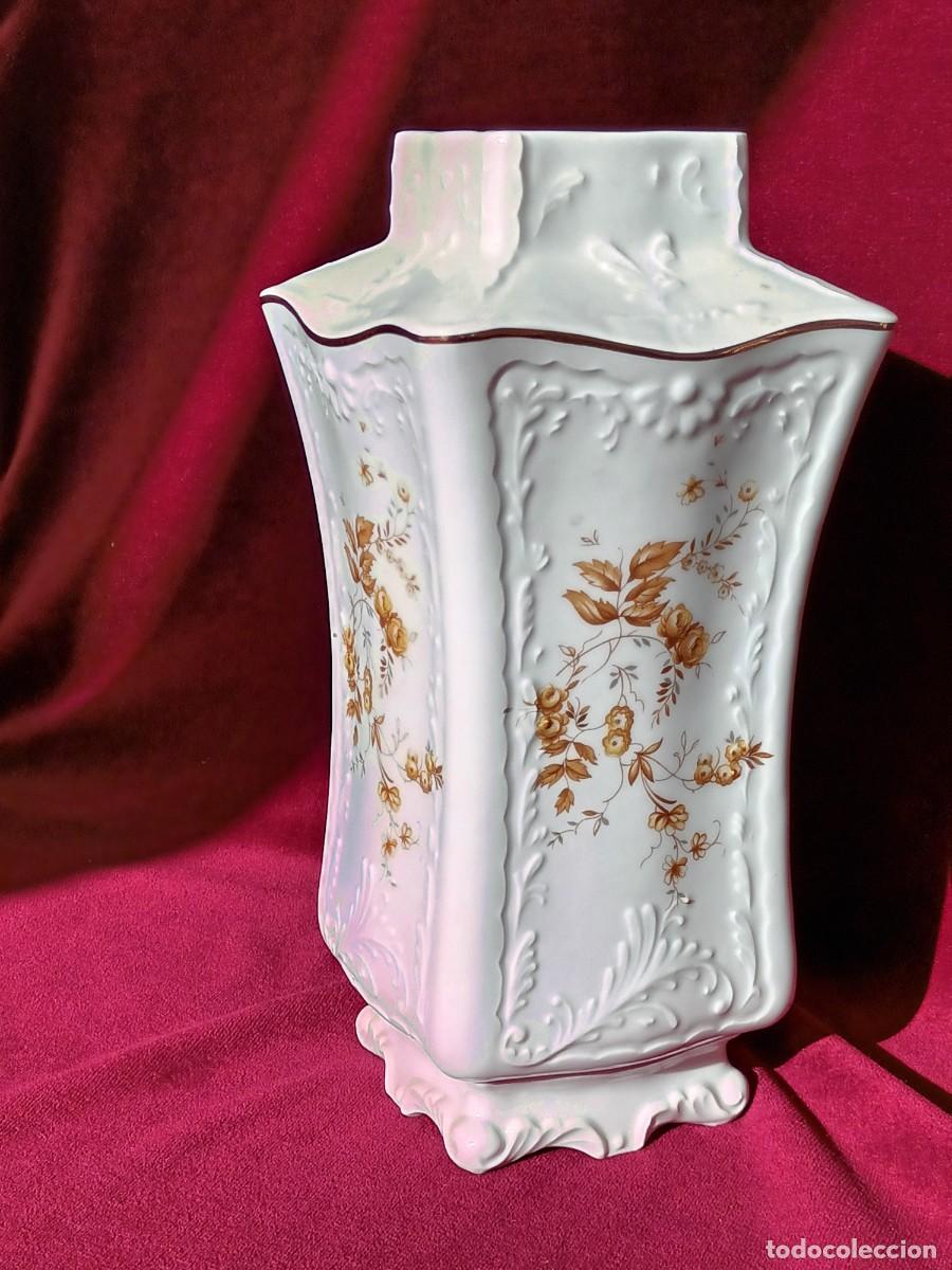 Segunda mano: JARR&Oacute;N DE -PORCELANAS - MADE IN SPAIN . - Foto 1