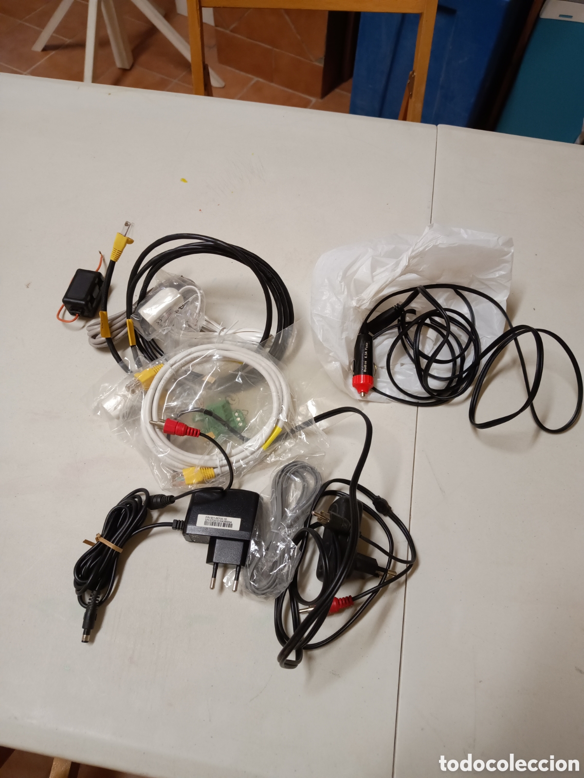 Segunda mano: Lote de cables Electronica y cargadores. - Foto 1