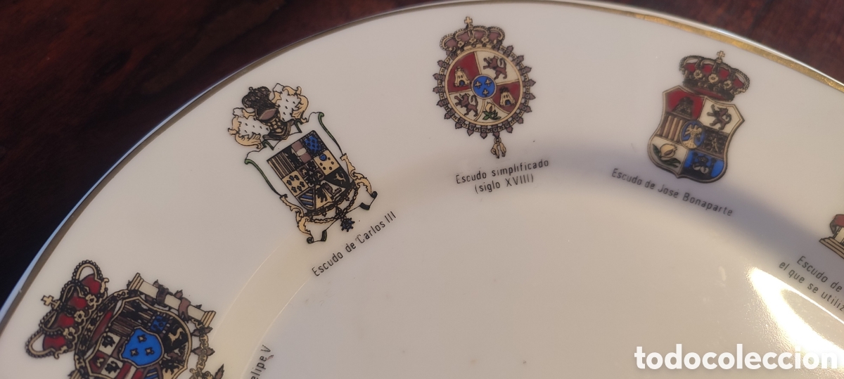 Segunda mano: Bandeja Porcelana Escudos de Espa&ntilde;a - Foto 1
