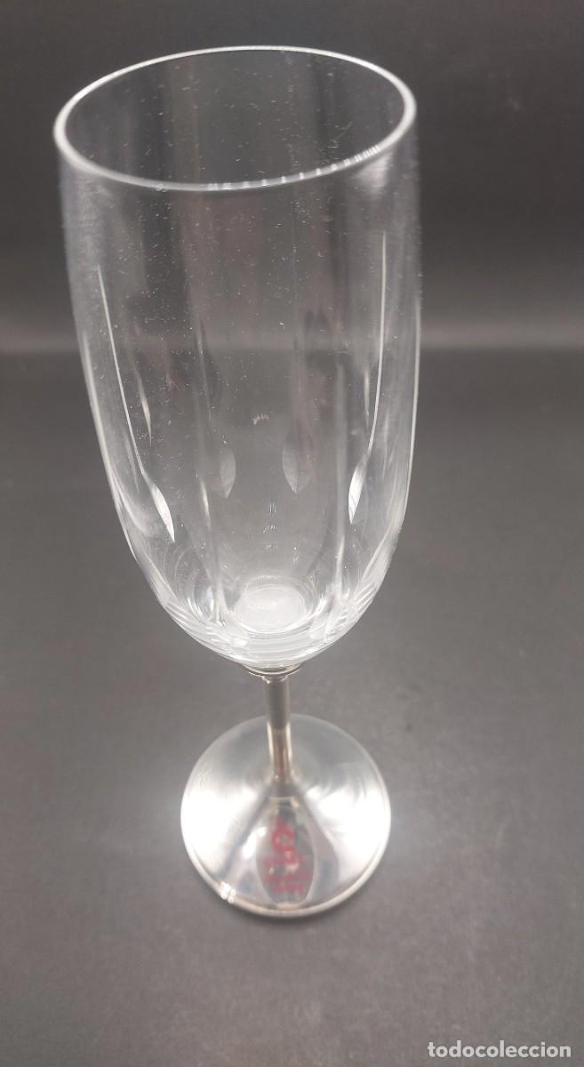 Segunda mano: COPA DE CHAMP&Aacute;N DE CRISTAL CON PIE PLATA - Foto 4