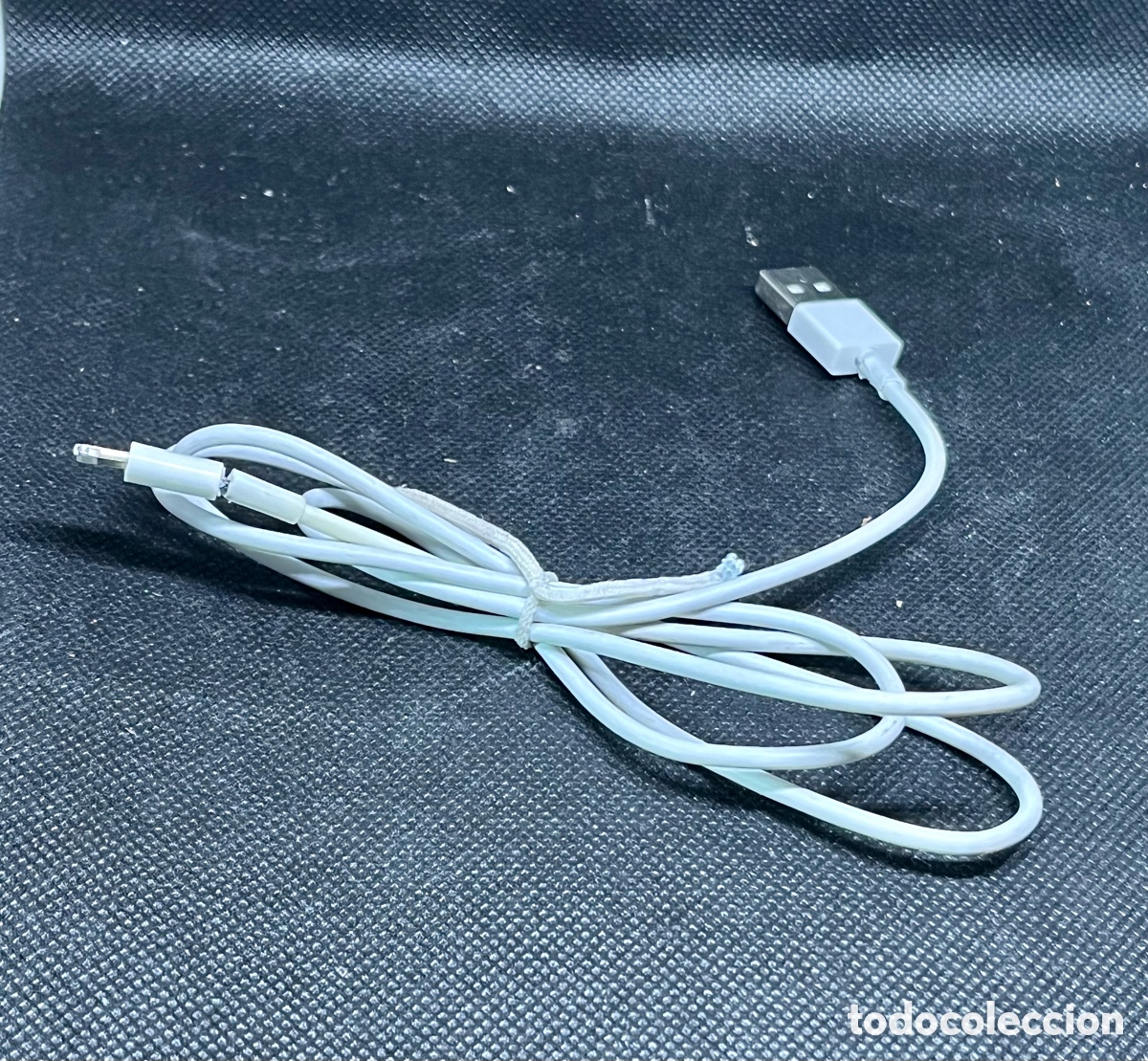 Segunda mano: CABLE PARA CARGADOR CON PUNTA DE IPHONE - Foto 1