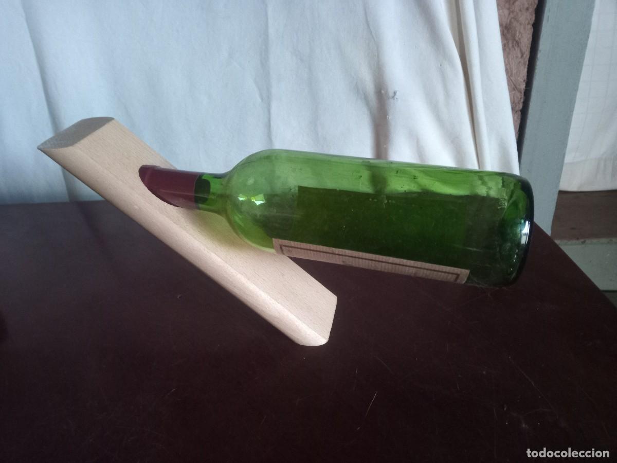 Segunda mano: Soporte botella, botellero, expositor botellas. Madera. 25 cm. - Foto 4