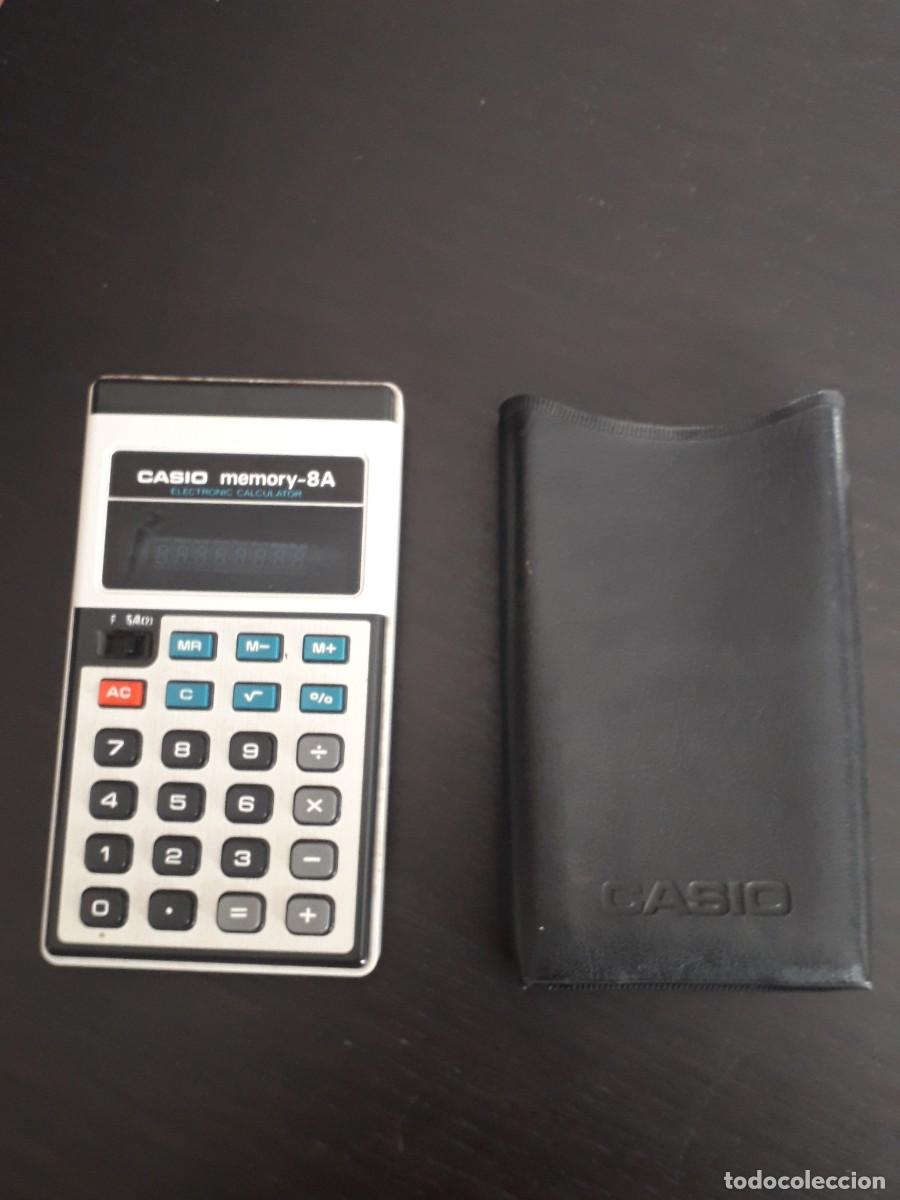 Segunda mano: CALCULADORA CASIO MEMORY 8A - CON FUNDA Y MINI MANUAL ORIGINAL - PARECE QUE NO FUNCIONA - Foto 2