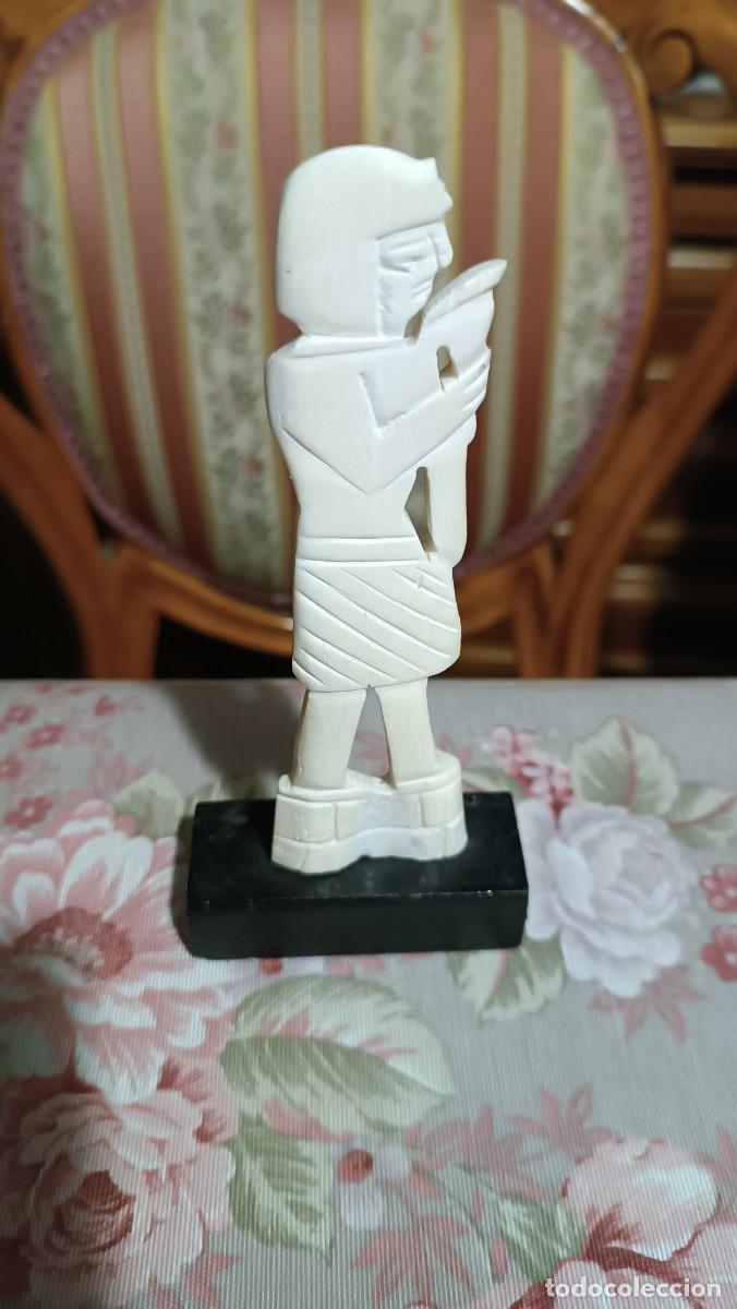 Segunda mano: Figura egipcia, con base - Foto 1