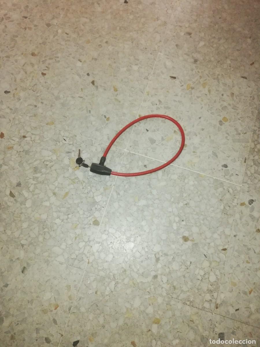 Segunda mano: Candado de bicleta con dos llaves - Foto 1