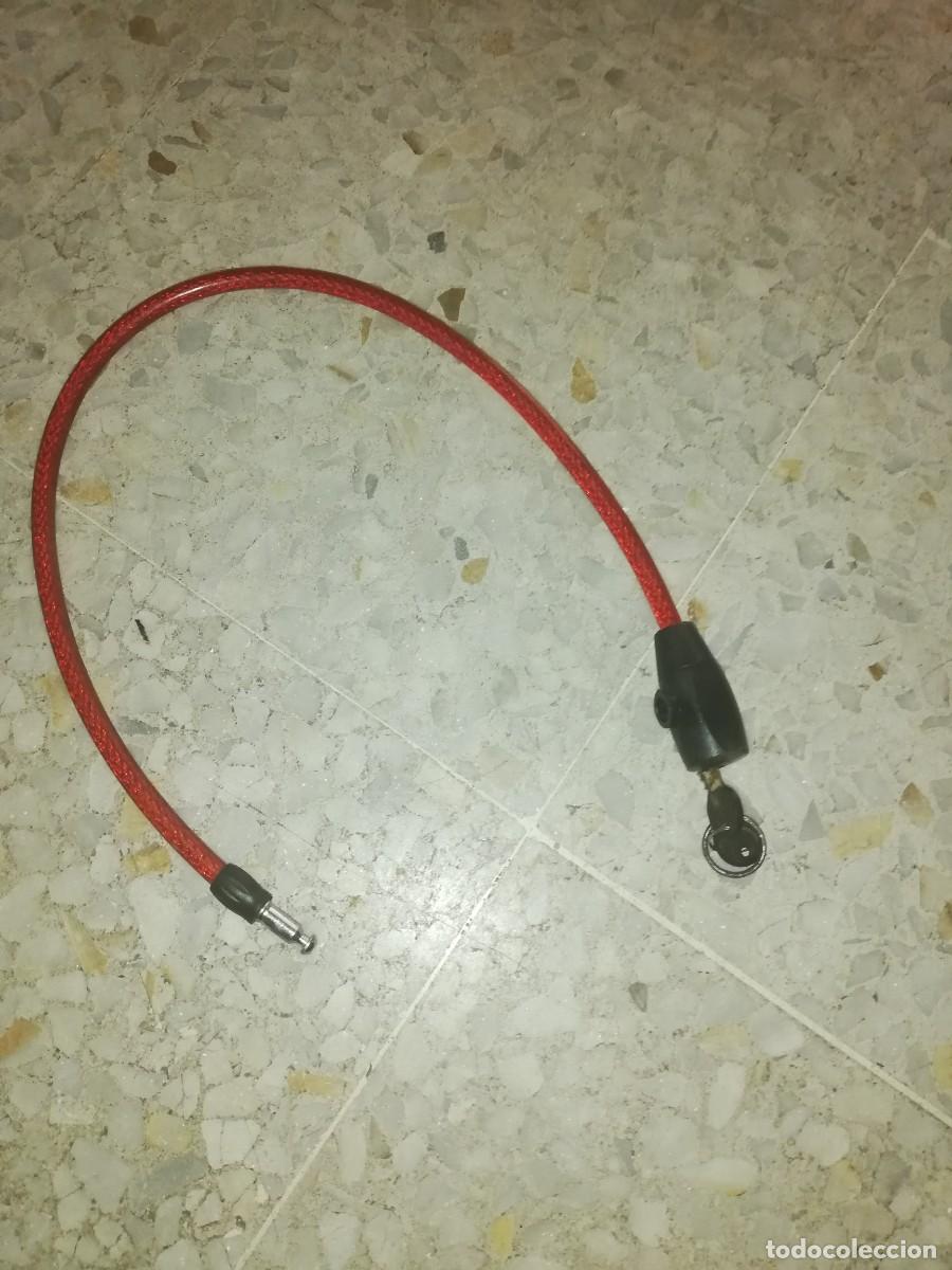 Segunda mano: Candado de bicleta con dos llaves - Foto 2