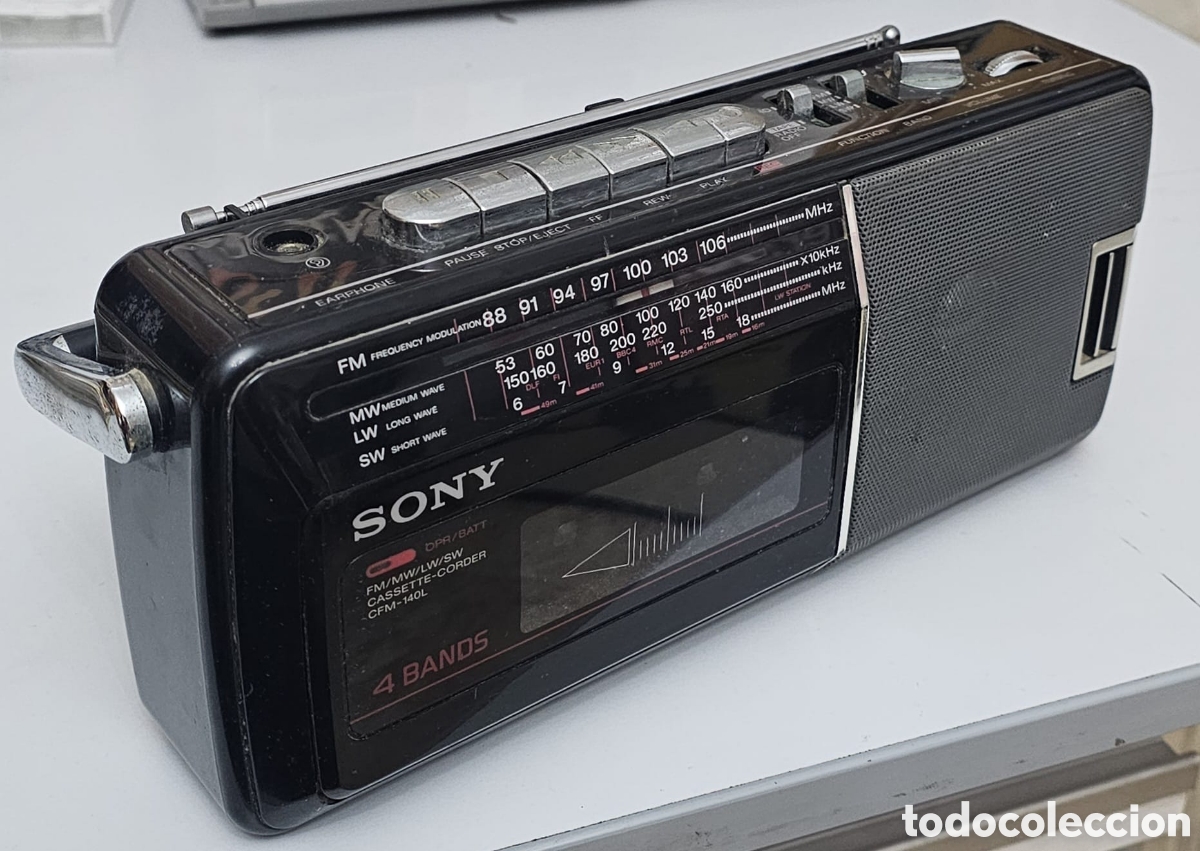 Segunda mano: RADIOCASSETTE SONY CFM-140L VINTAGE 1987 - Foto 1