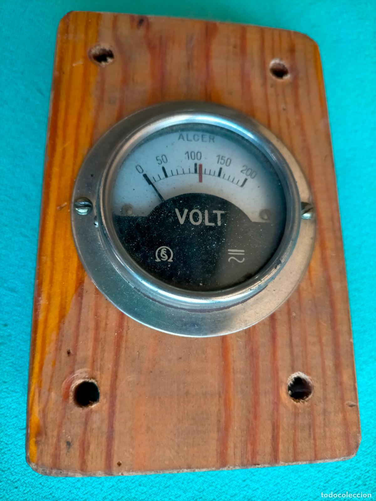 Segunda mano: Volt&iacute;metro antiguo de pared visor Alger Volt con soporte de madera - Foto 2