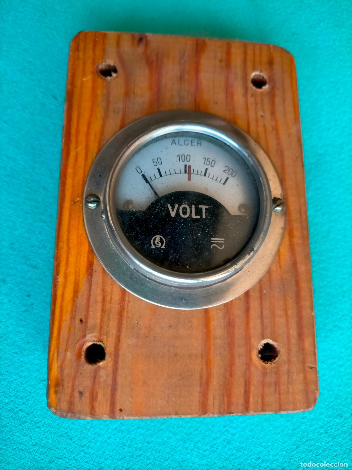 Segunda mano: Volt&iacute;metro antiguo de pared visor Alger Volt con soporte de madera - Foto 1