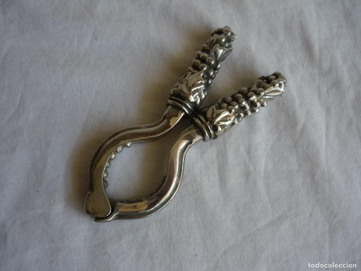 Segunda mano: Cascanueces de metal plateado - Foto 2